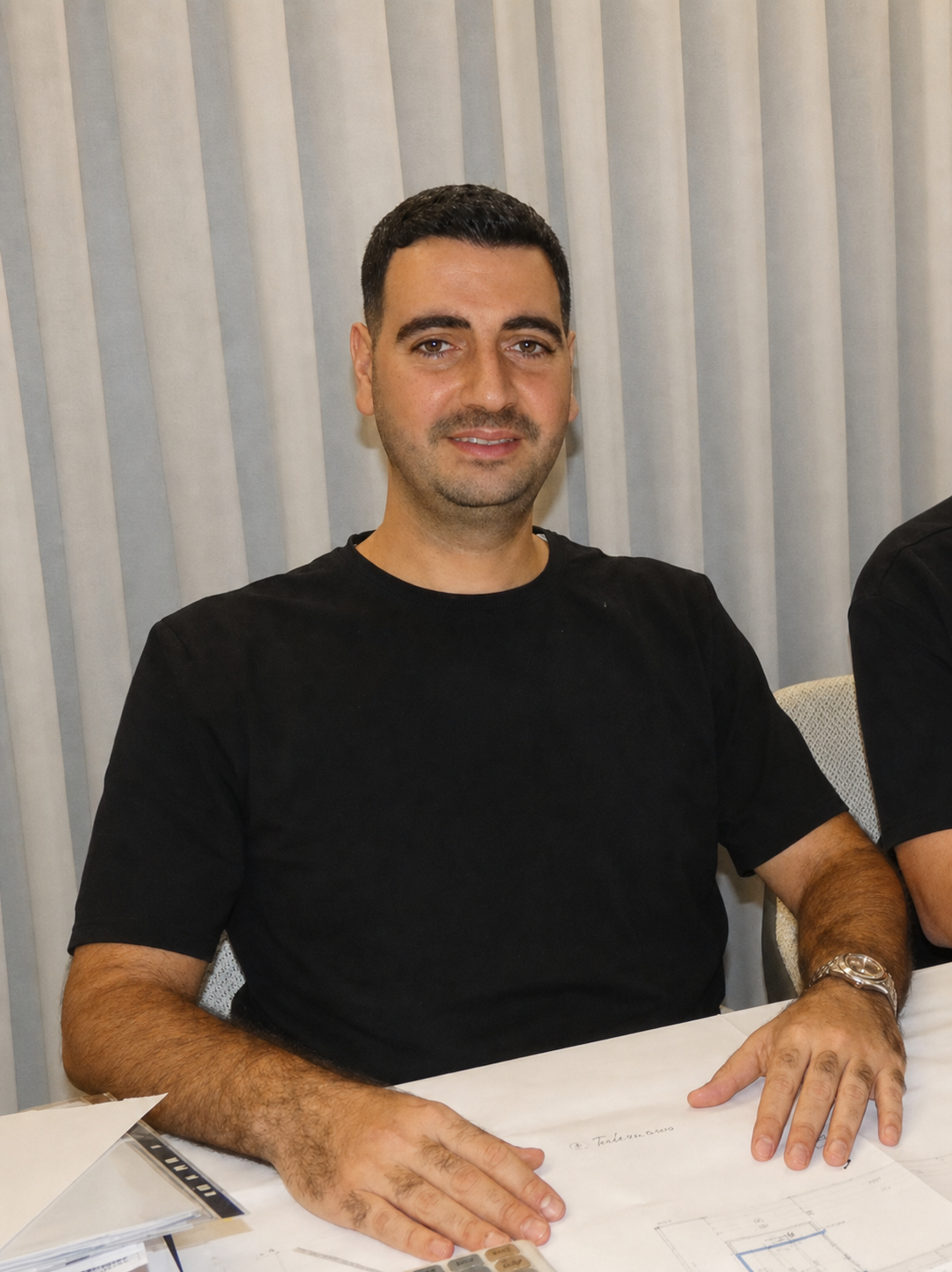 רוי ביטון במשרד